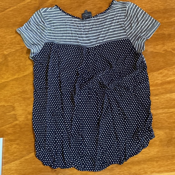 Market and Spruce top size medium - Picture 2 of 2